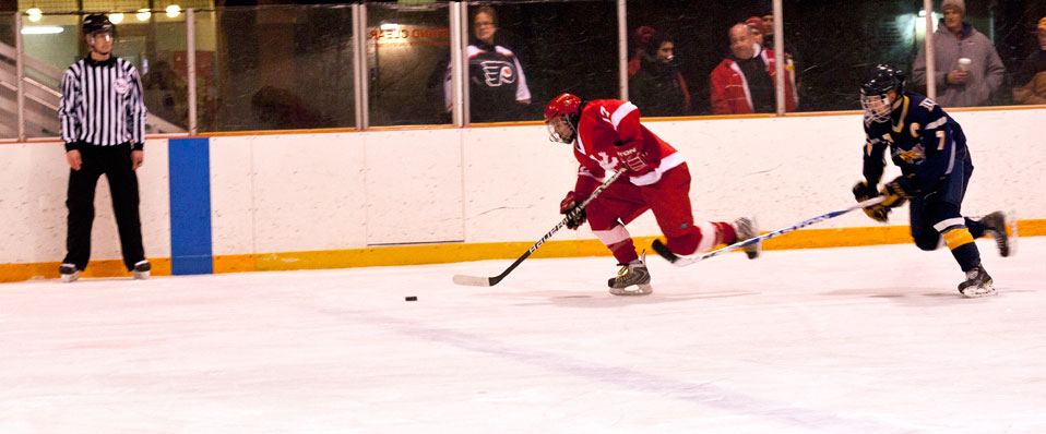 Men's hockey applies to the ACHA for DIII membership.