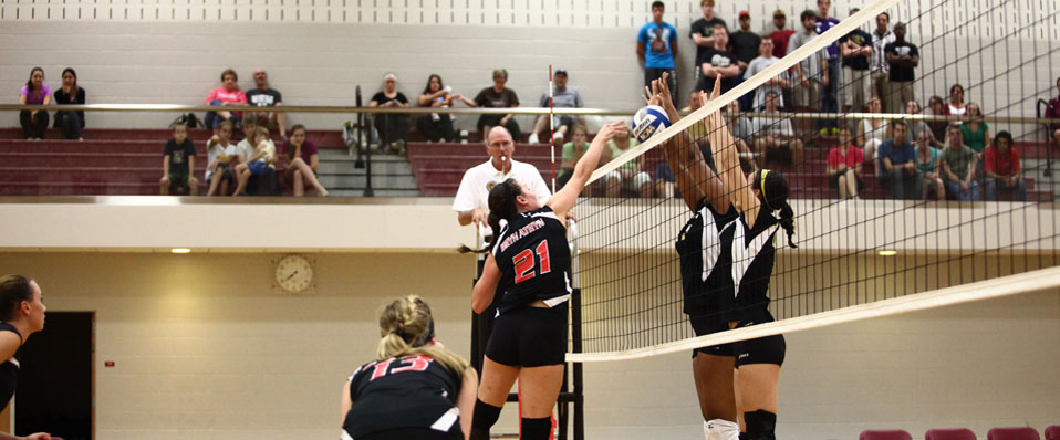 Bryn Athyn Tops PSU Abington in Five Set Thriller
