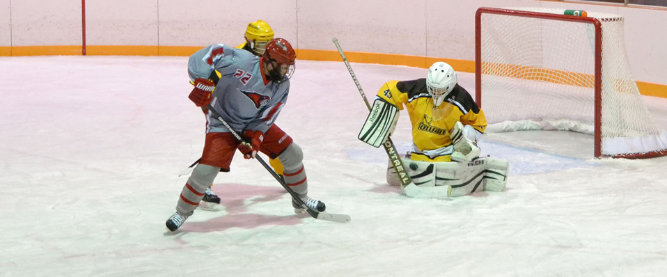 Men's Ice Hockey Makes 10-2 Statement Against Rowan