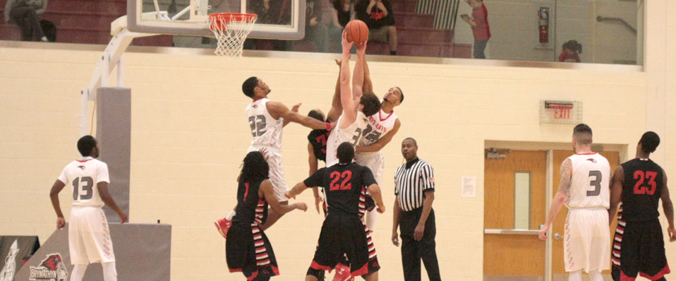 Men's Basketball Tops Wells in NEAC action
