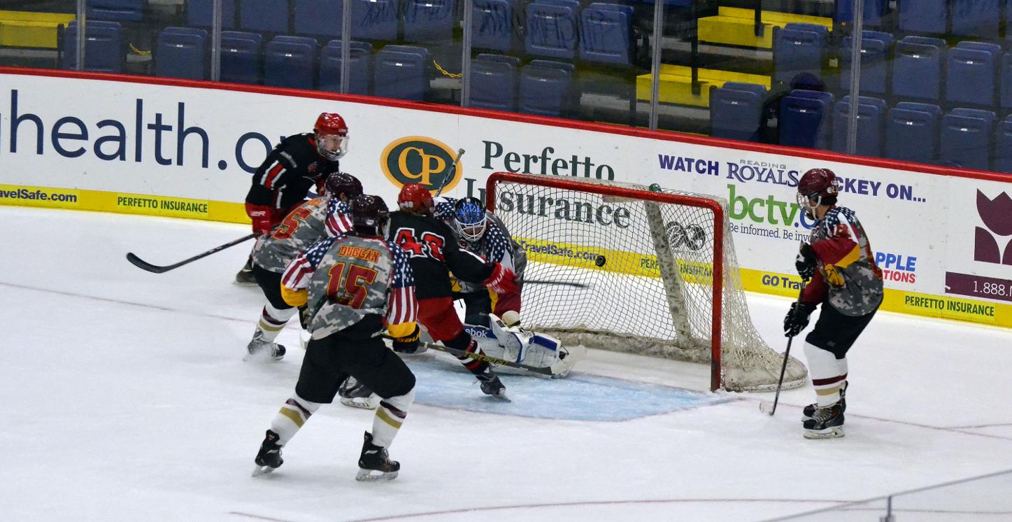 Men's Ice Hockey Emerge Victorious Over Alvernia, 7-3