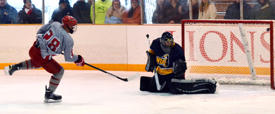 #2 Men's Ice Hockey Tops #1 Neumann, 7-2 in DVCHC Action