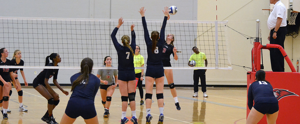 Women's Volleyball Battles St. Elizabeth to a Five Set Loss
