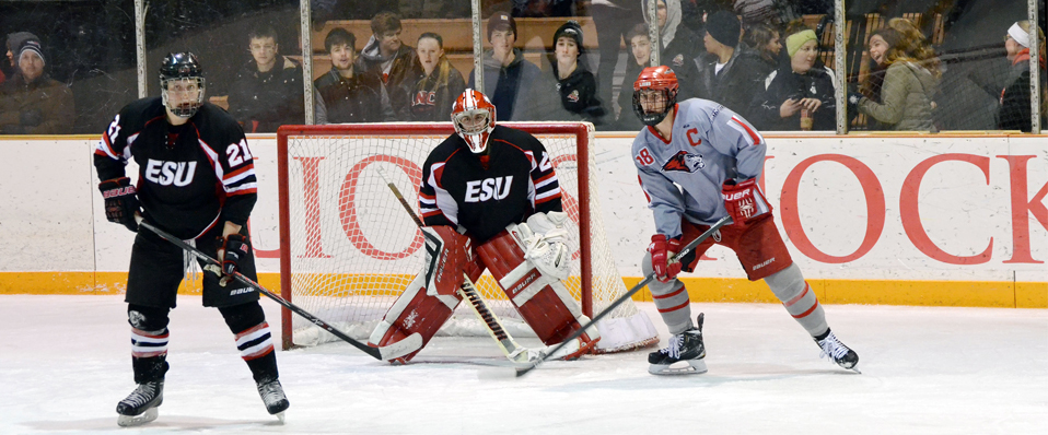 Men's Ice Hockey Earn Their Second Shutout Against East Stroudsburg, 6-0