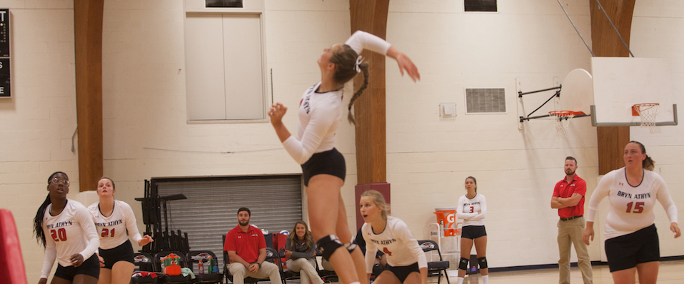 Women's volleyball edged out by Penn State Abington, 3-2
