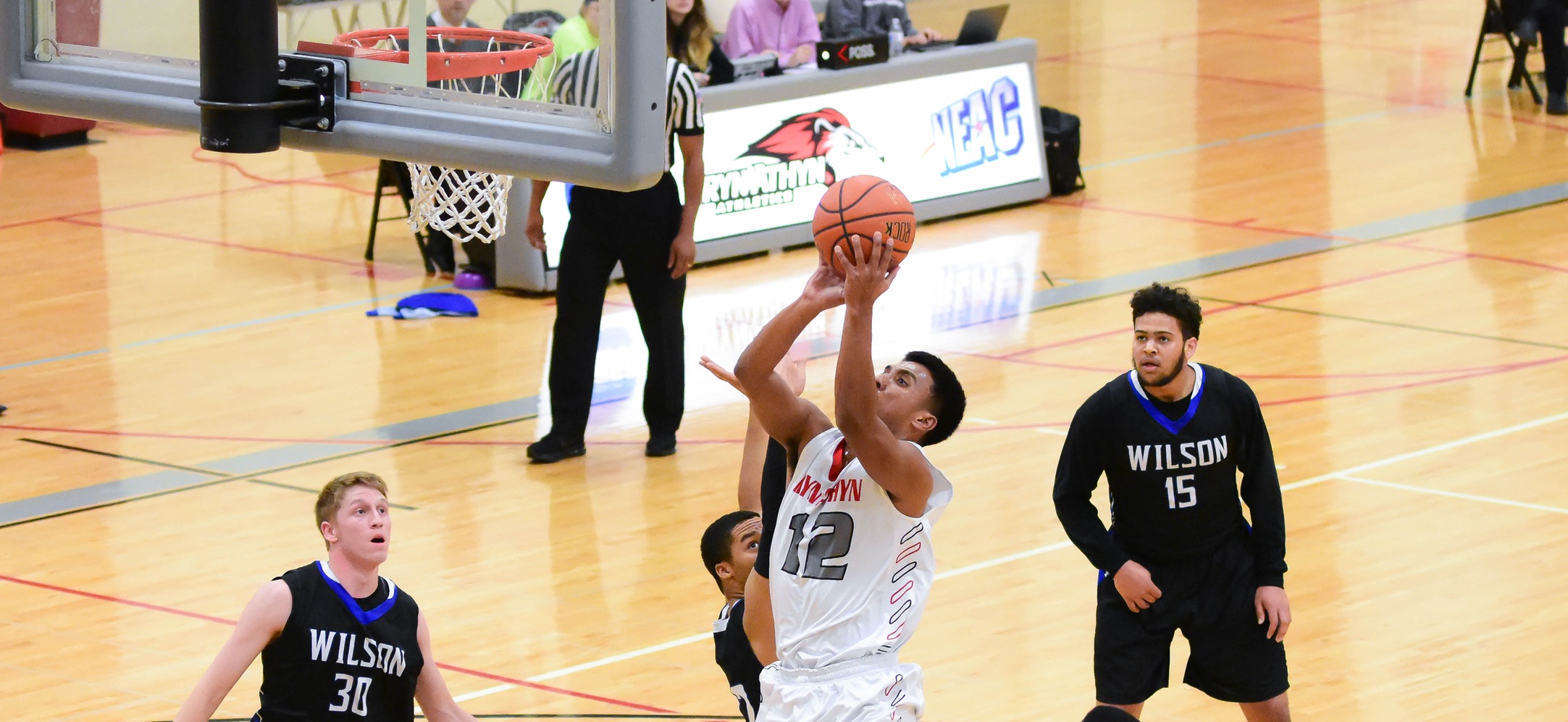 Men's basketball downs York (N.Y.) for first win of 17-18