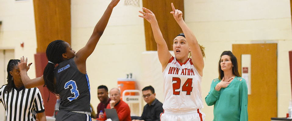 Women's basketball falls to Rosemont