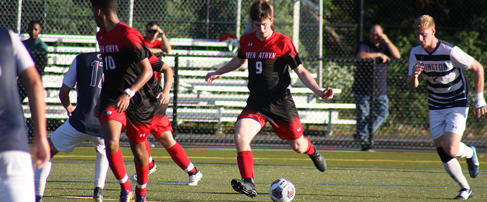 Men's soccer falls to Penn State-Abington 2-1