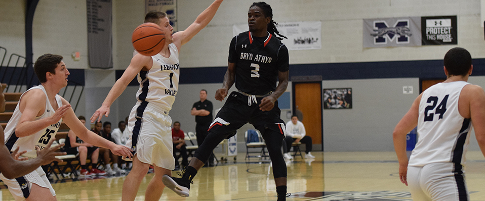 Men's basketball falls to SUNY Poly 86-83 in overtime