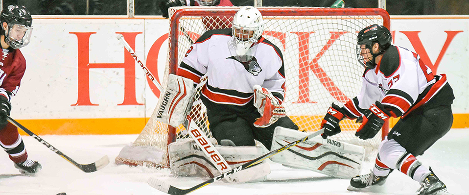 Ice hockey ends home stand with 4-1 win over Aquinas