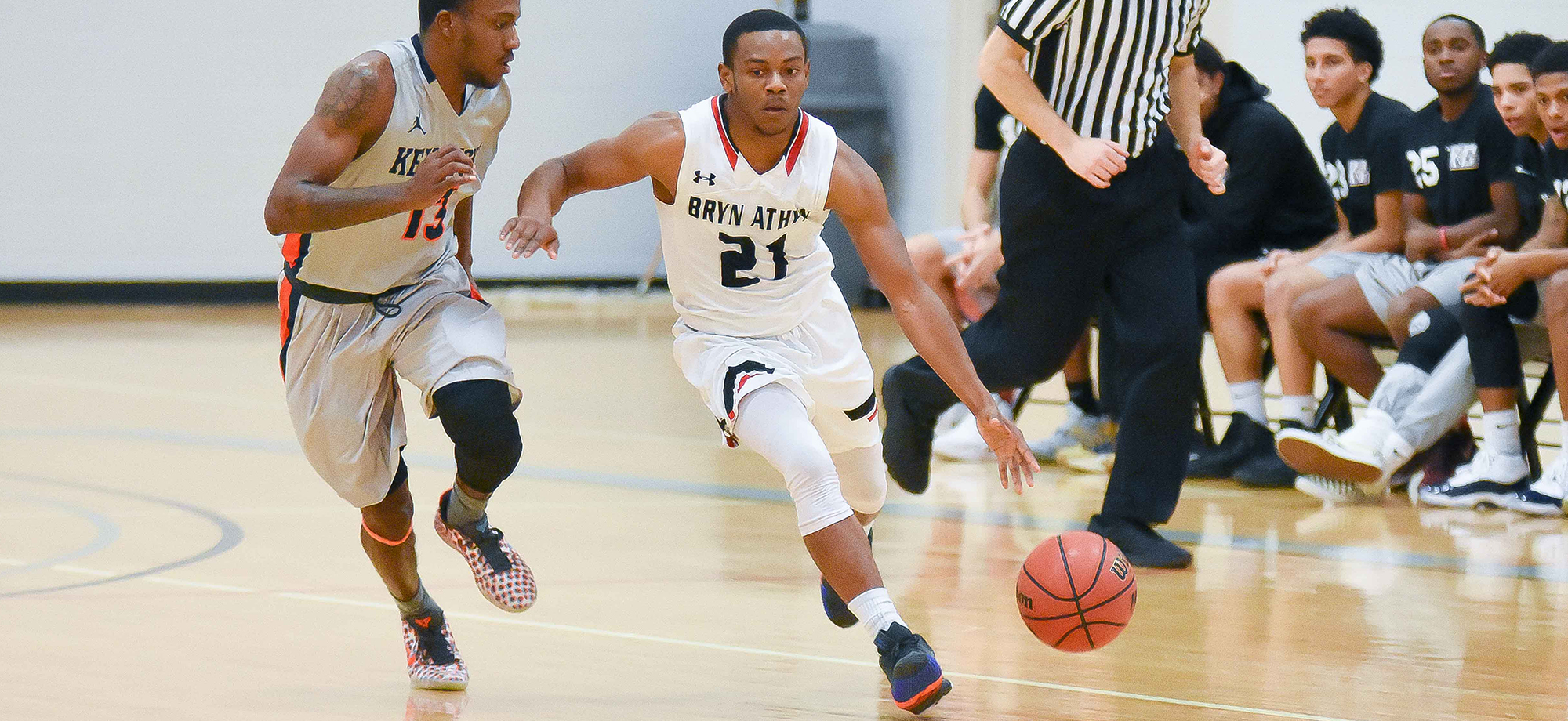 Men's basketball falls to host Delaware Valley