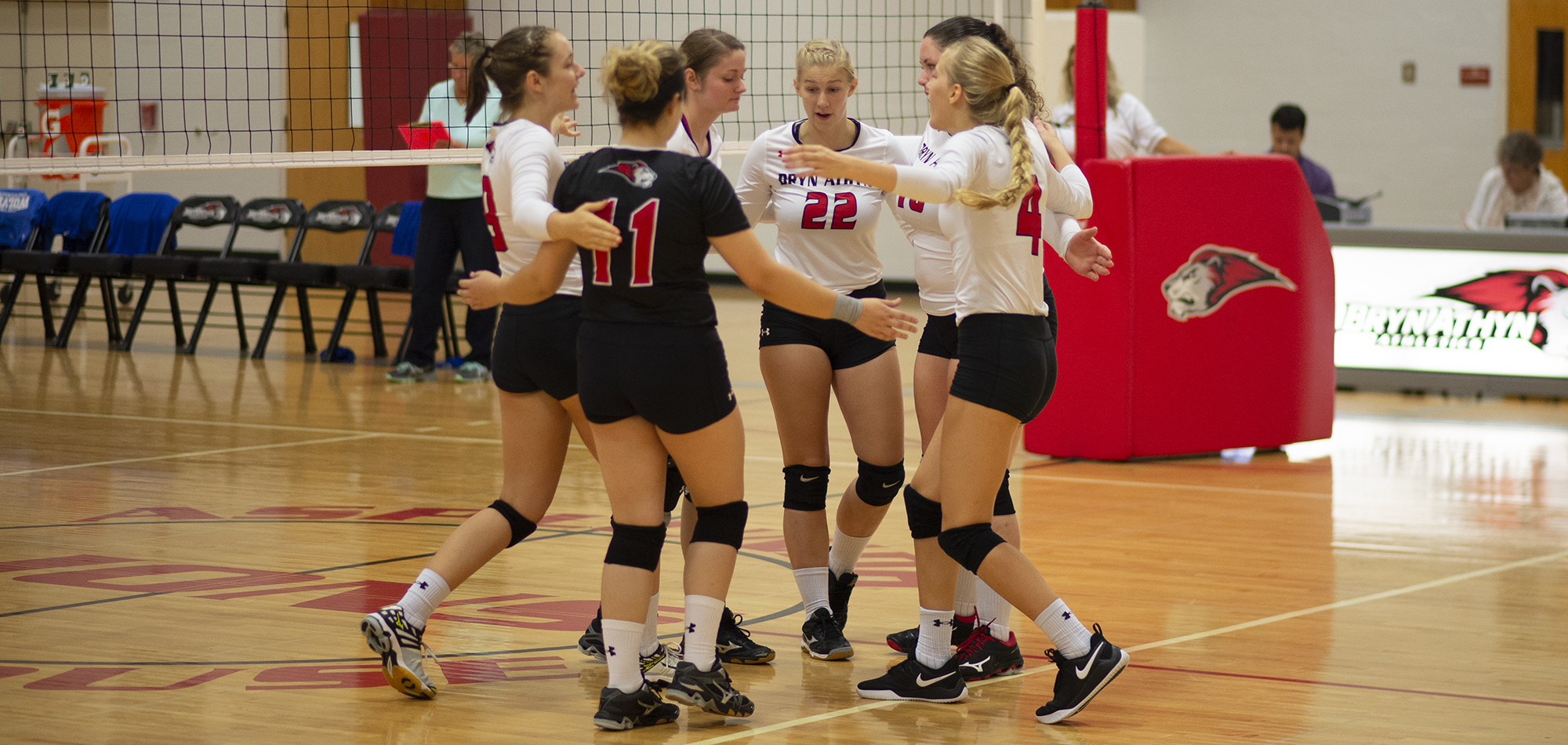 Lions fall in tough three-set match at King's (Pa.)