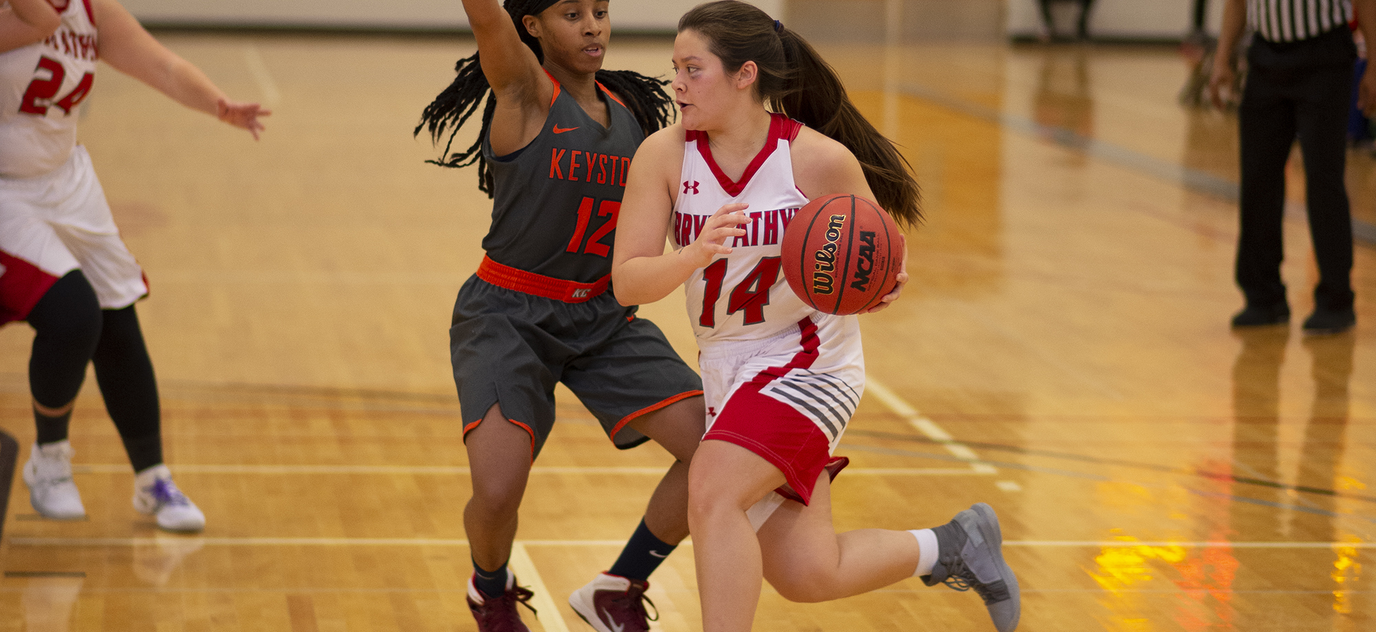 Lions battle hard but fall to Gators in CSAC play