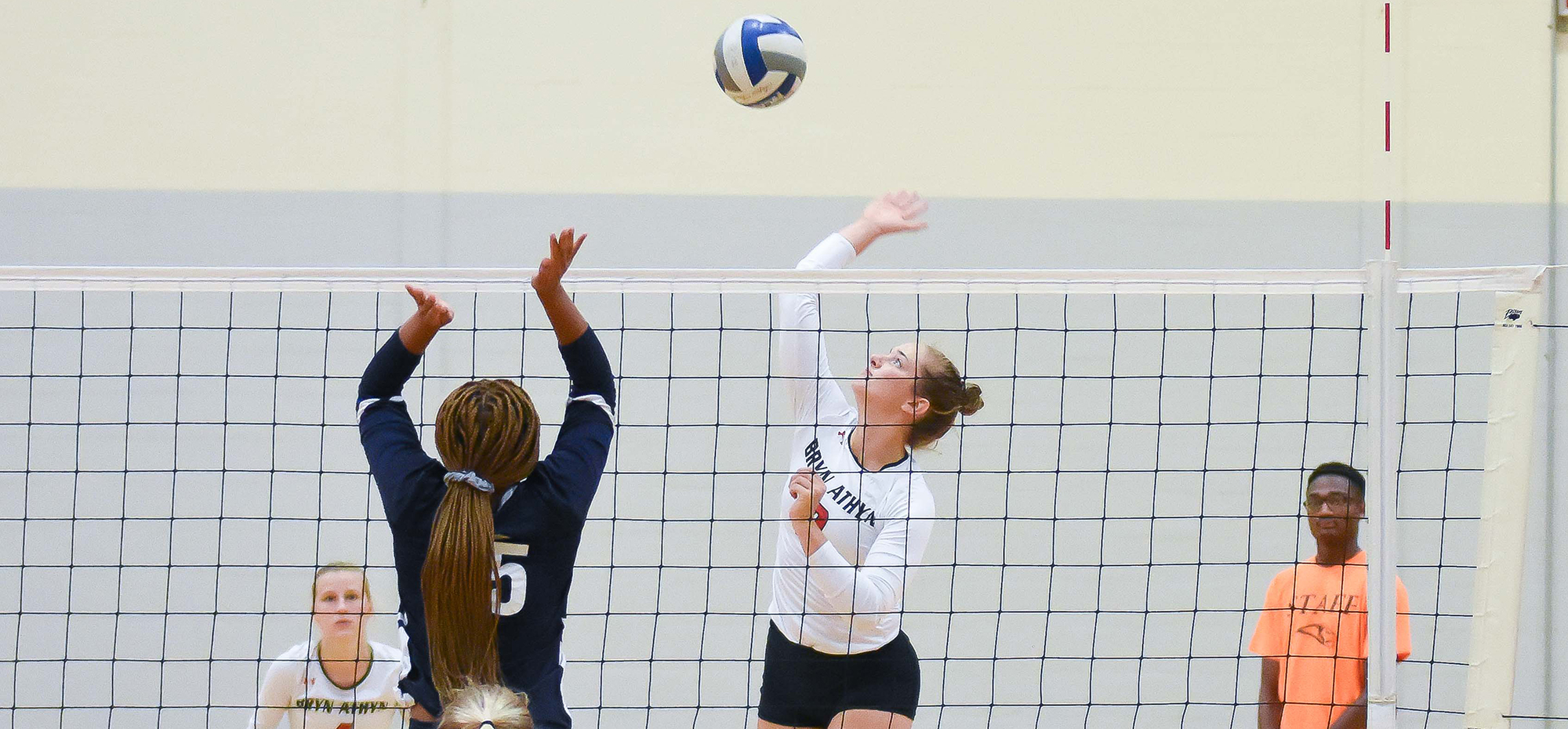 Volleyball drops hard-fought five-setter to King's (PA)