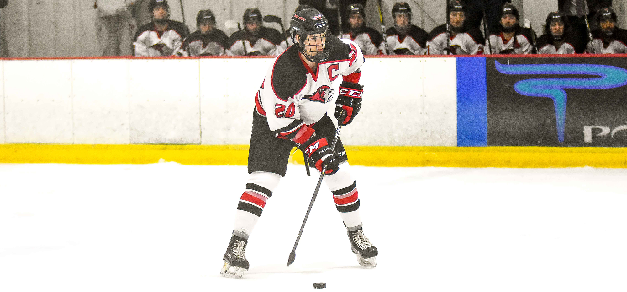Ice hockey drops backend of weekend series to SNHU, 3-2