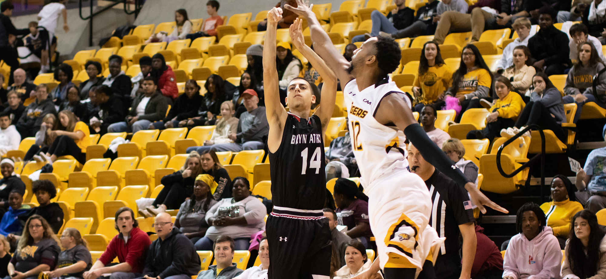 Men's basketball defeated by Purchase in Scotty Wood Tournament