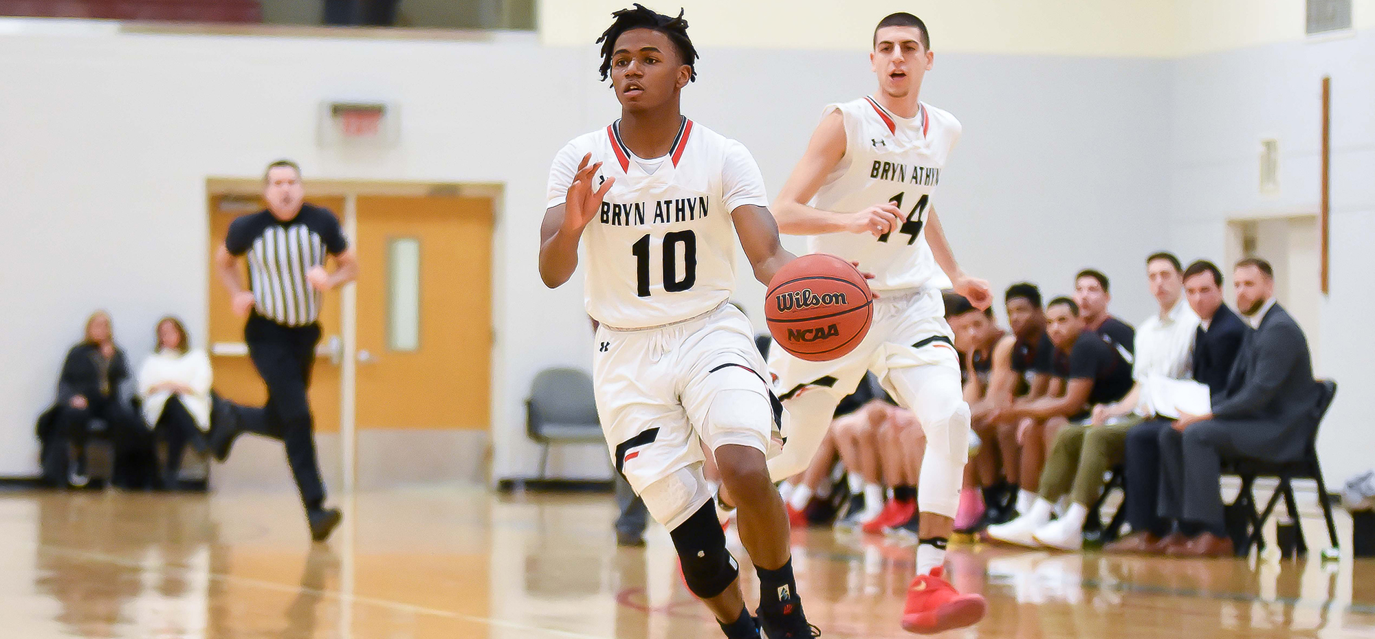 Louchie nets 20 points in loss to host Centenary (N.J.)