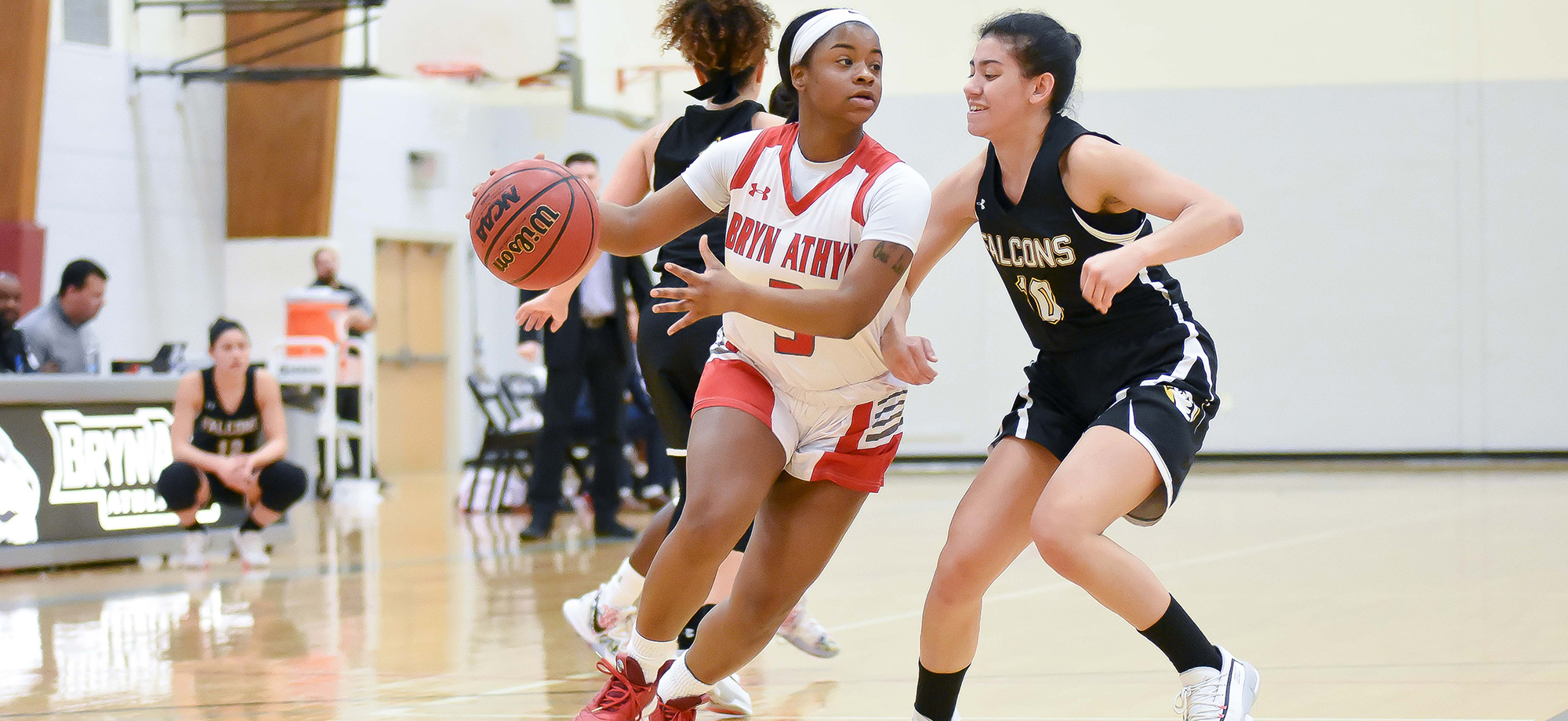 Women's basketball upended by Cedar Crest