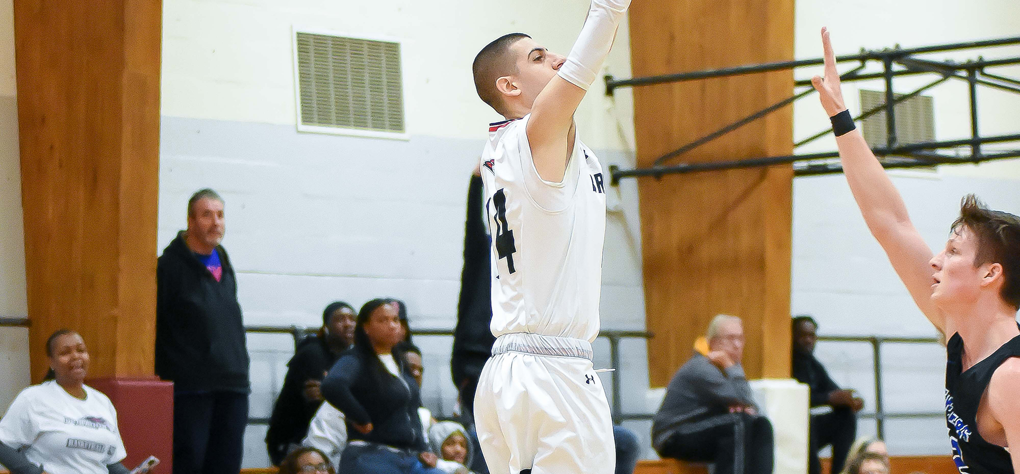 Men's basketball falls to host Wilson
