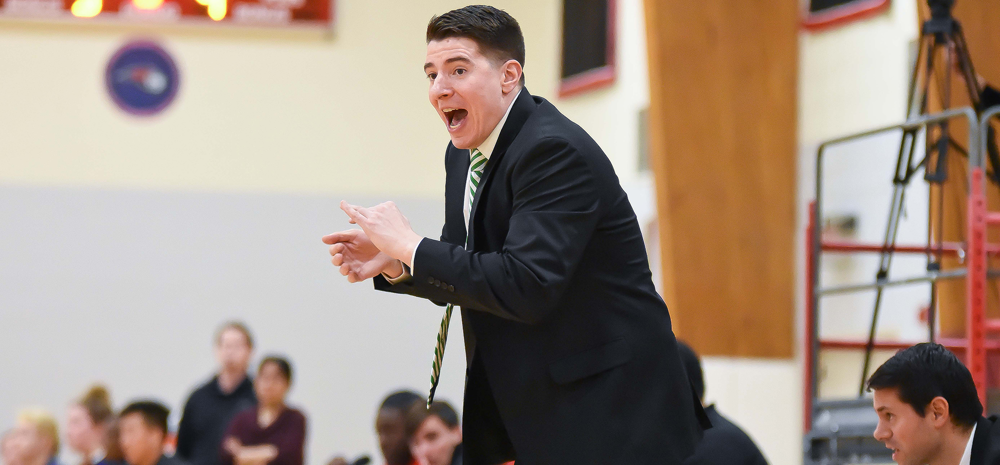 10 Questions: Travis Ponton - Women's Basketball Head Coach