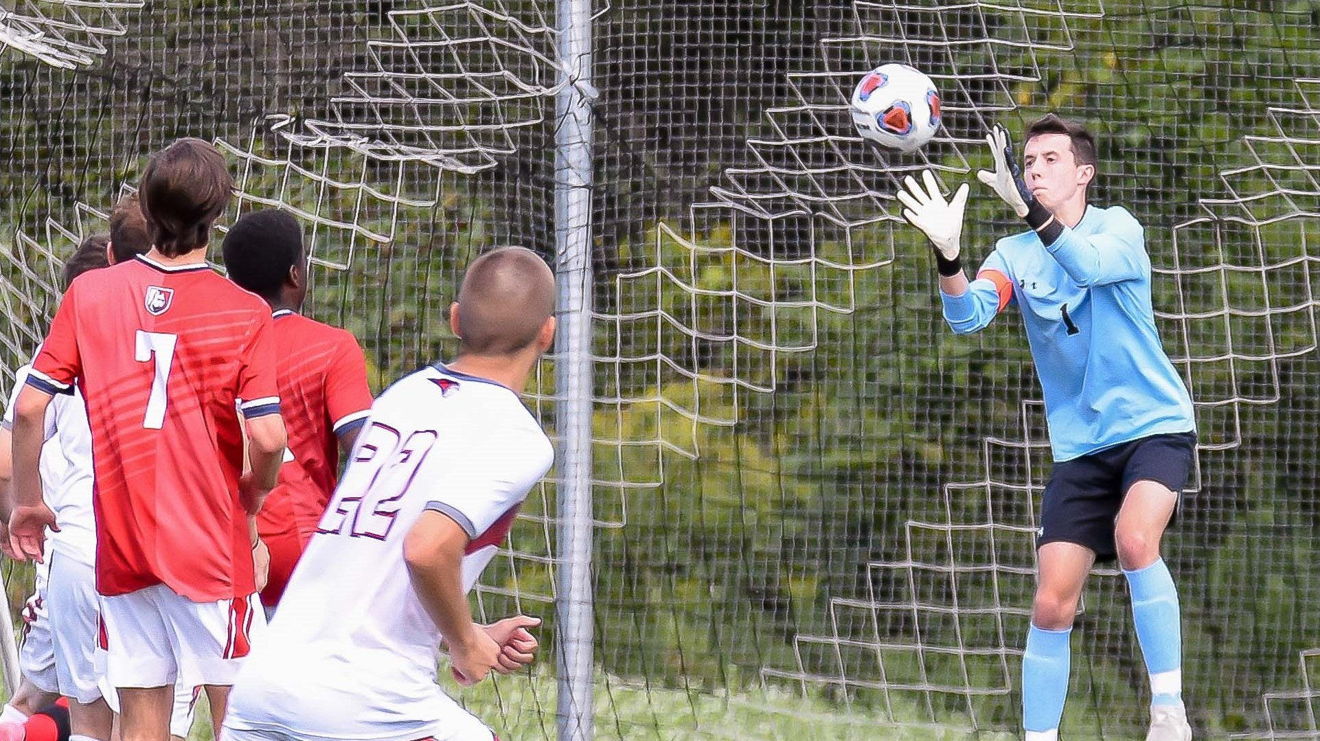 Men's soccer roared past Albright