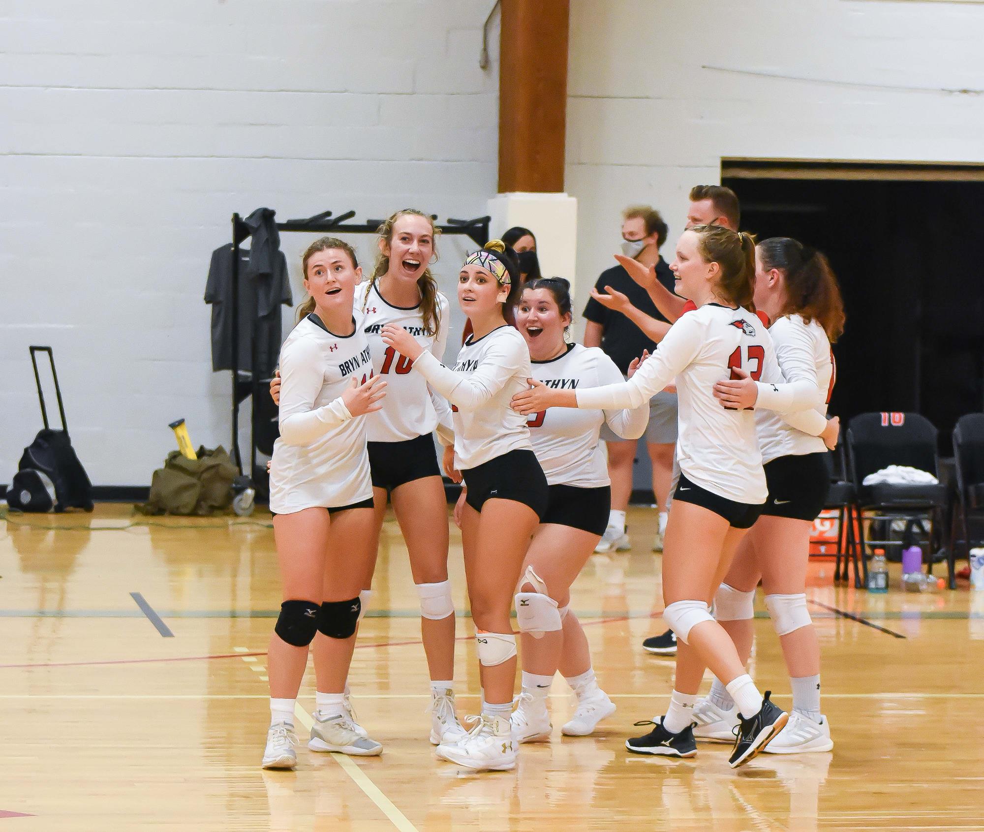 Women's volleyball finishes season at Wilson in CSAC Quarterfinal