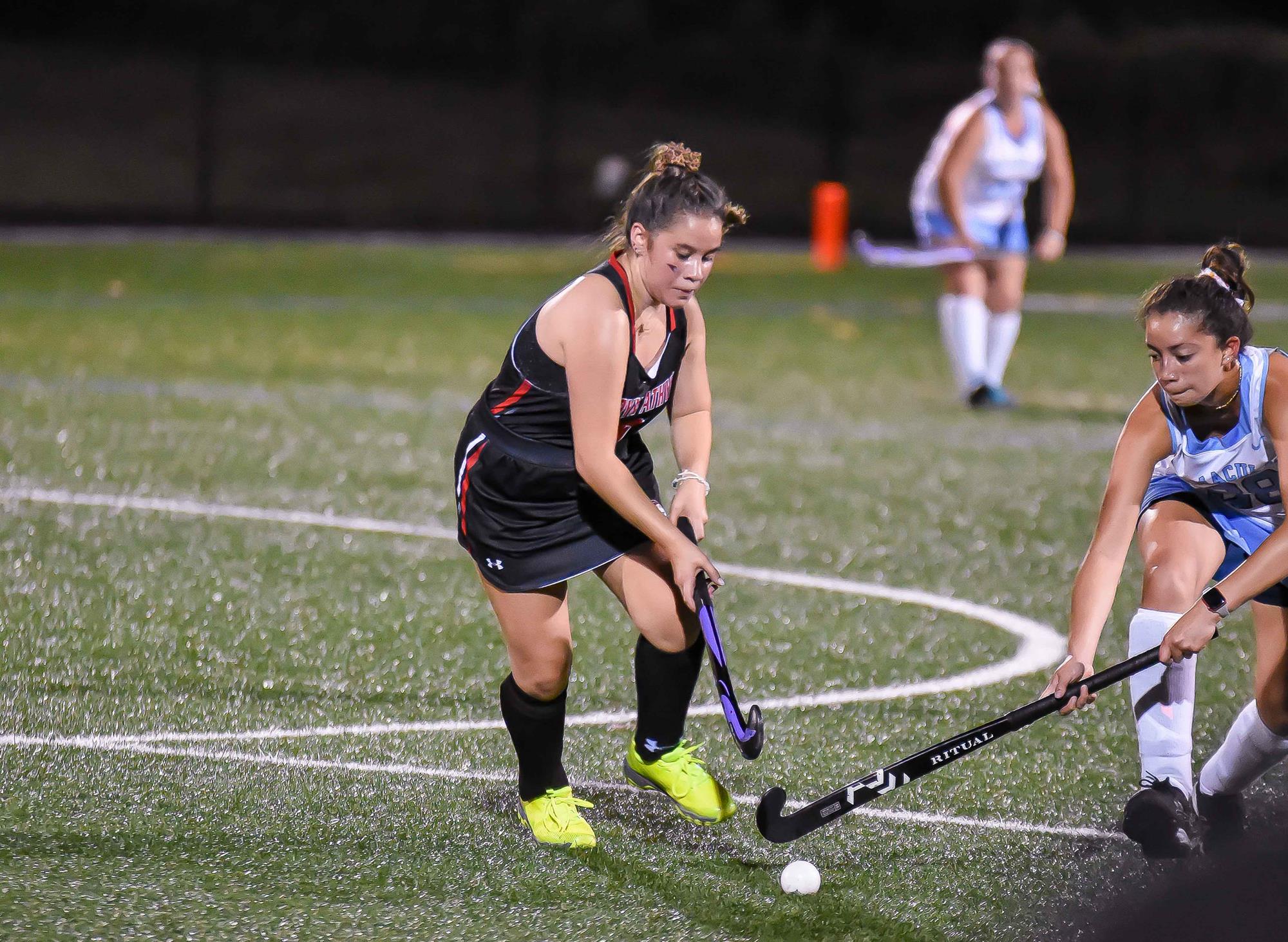 Field hockey defeated at Delaware Valley