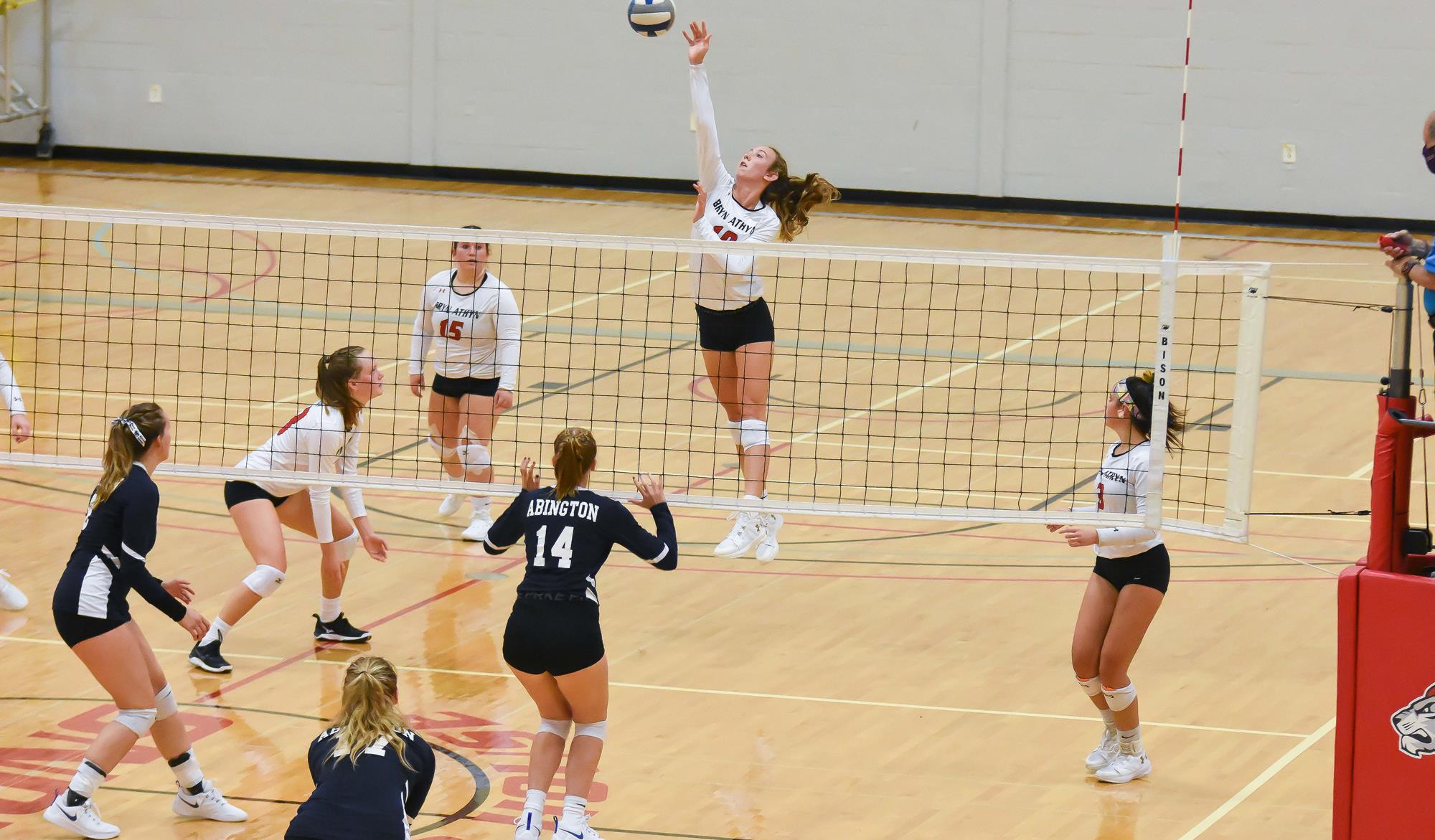 Women's volleyball slips up at home against Marywood