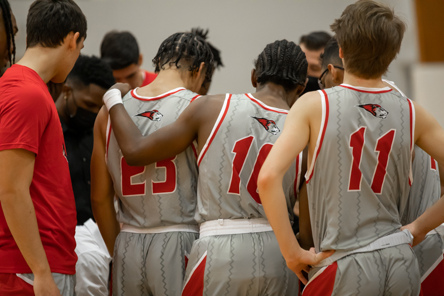 Men's basketball picks up first CSAC win