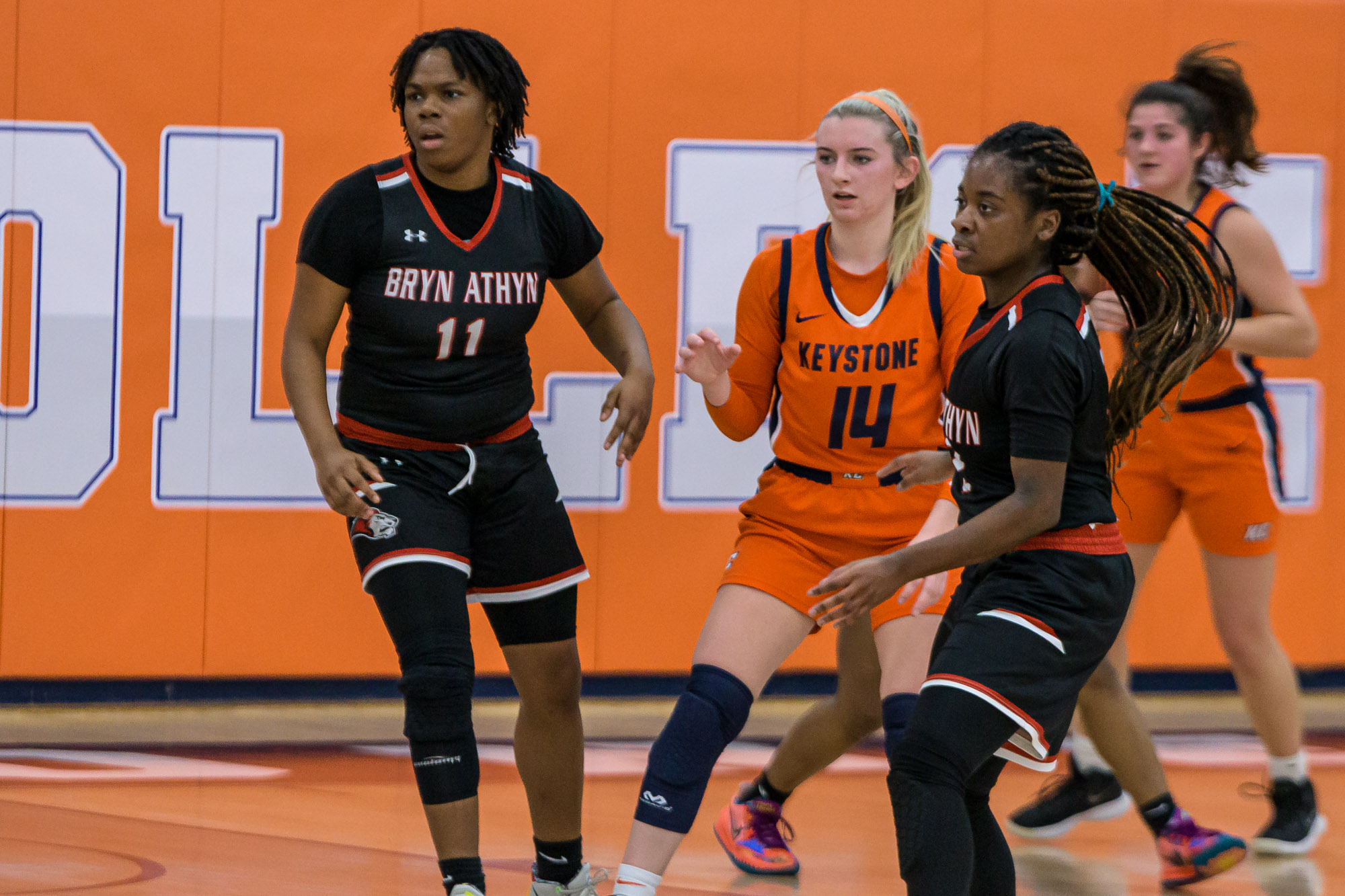 Women's basketball routes Eagles