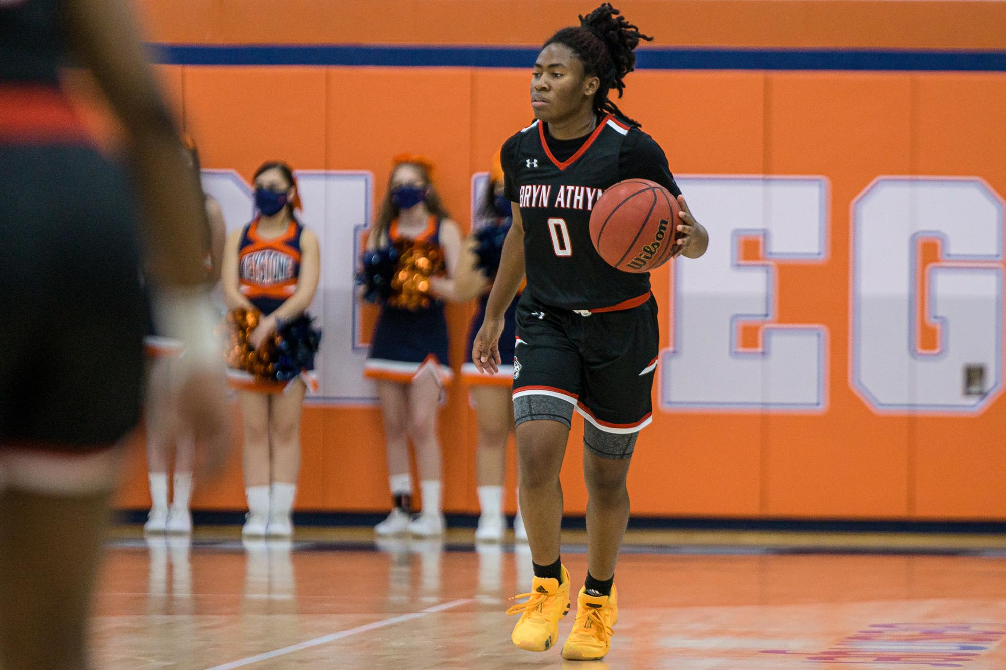 Women's basketball claw their way to a win over Notre Dame (MD)