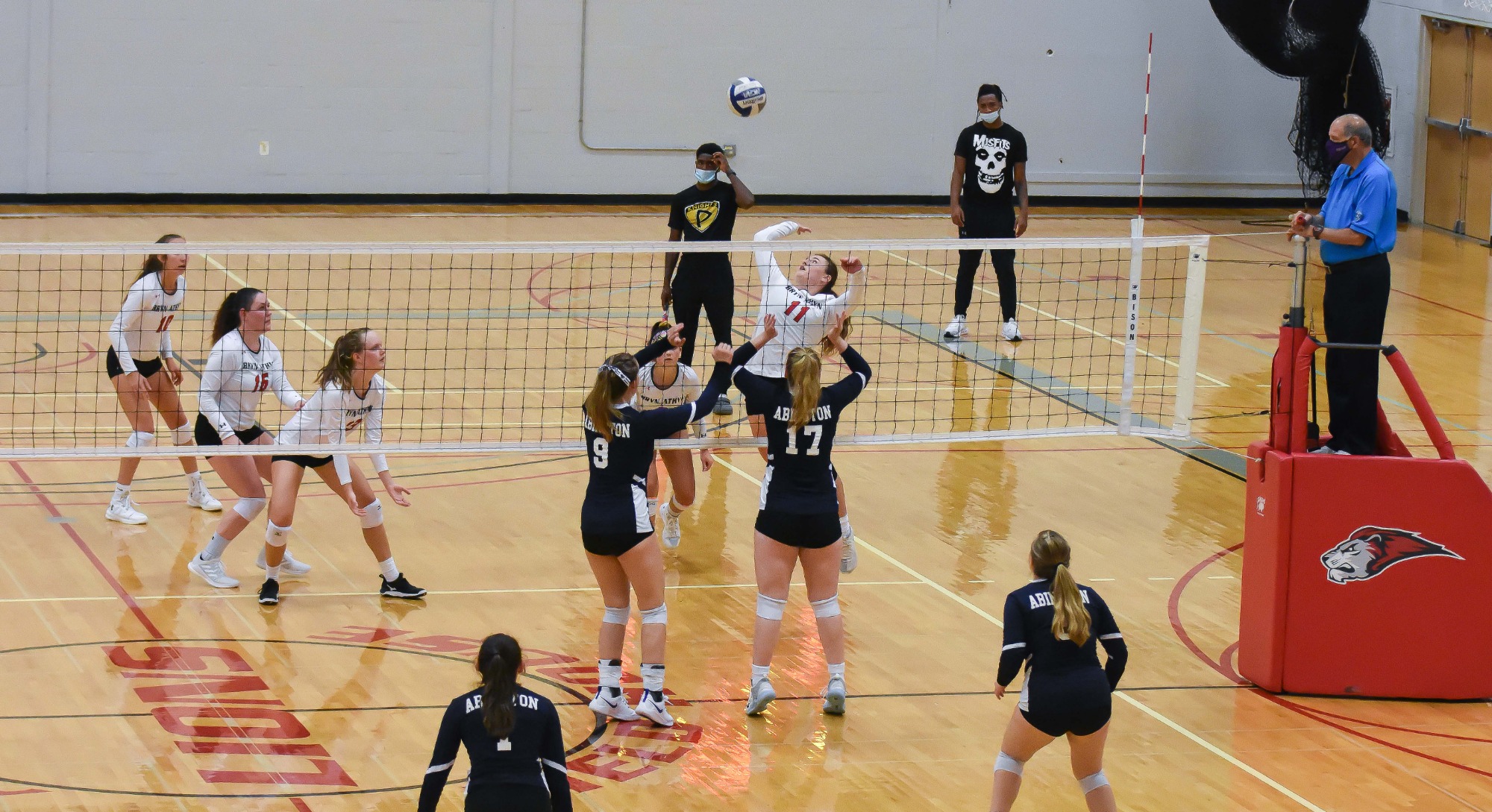 Women's volleyball drops season opener on the road