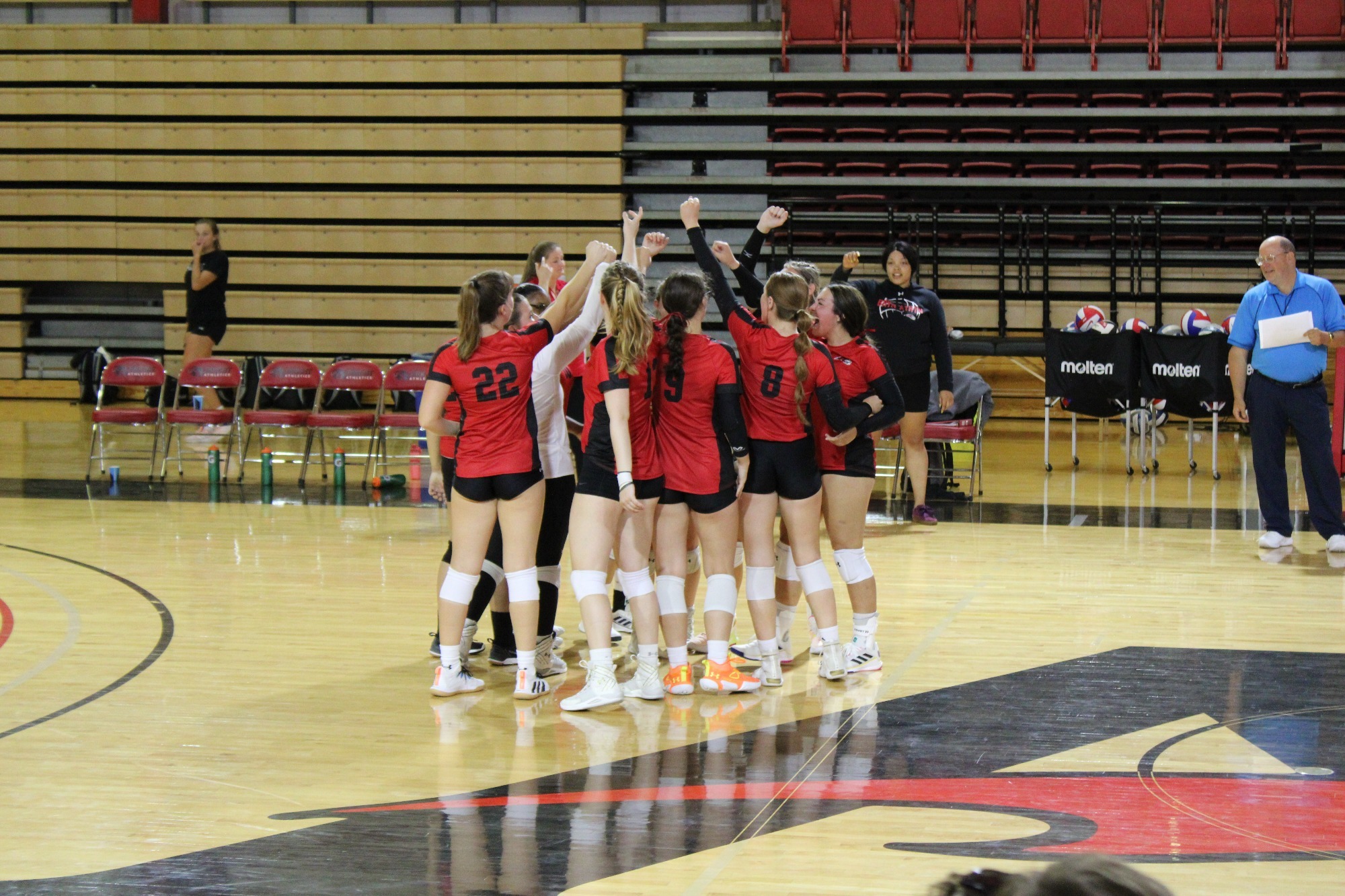 Women's Volleyball hosts Bryn Mawr
