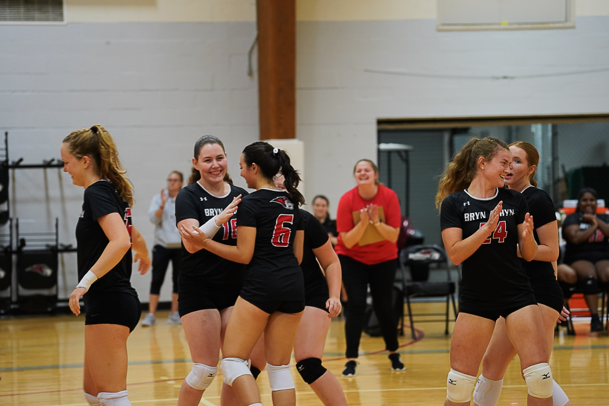 Women's Volleyball begins season with tri-match