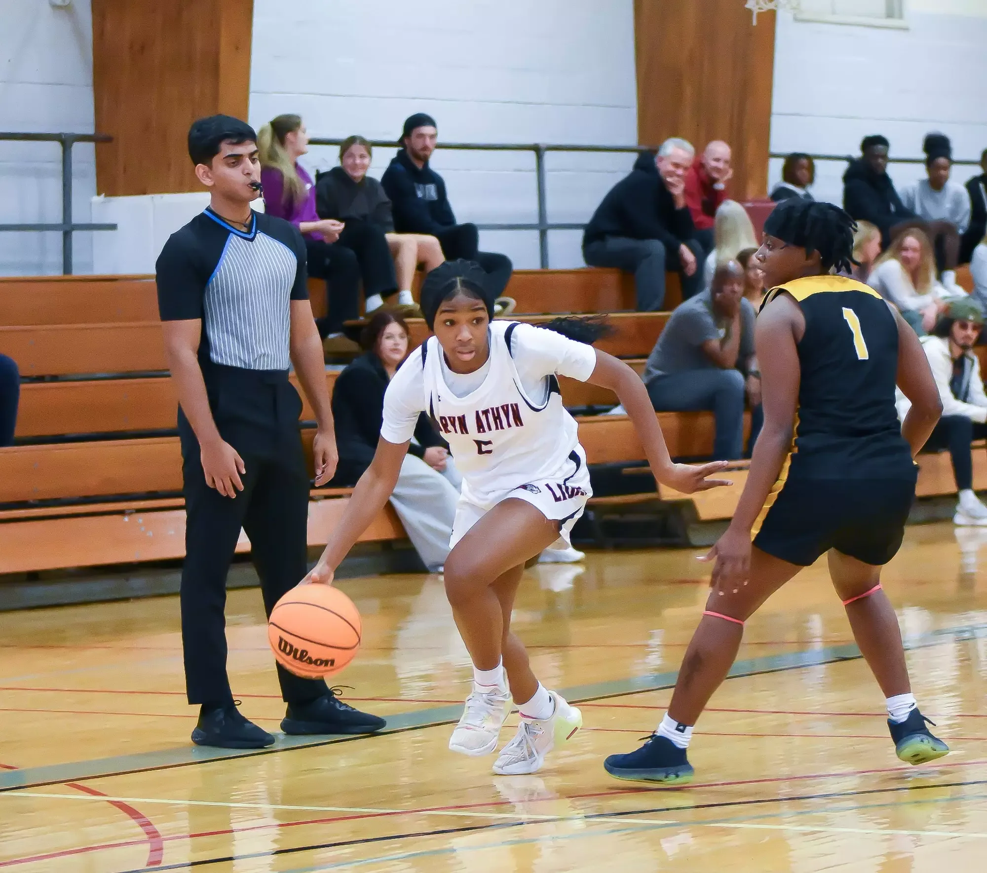 Nail biter for Women's Basketball