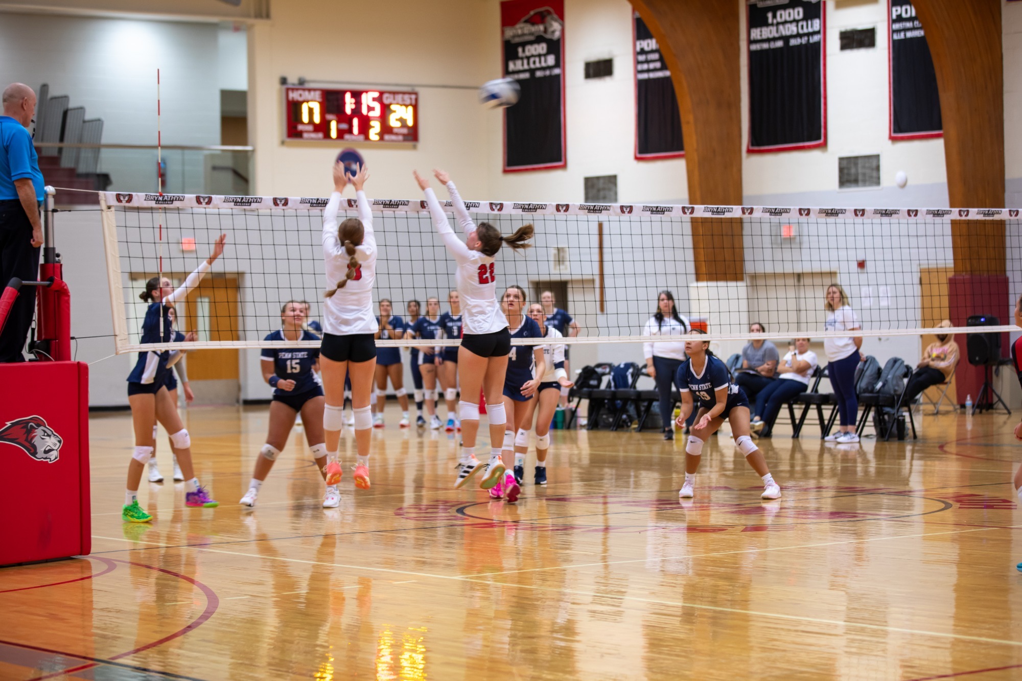 Women's volleyball falters in the Battle of the Bryns