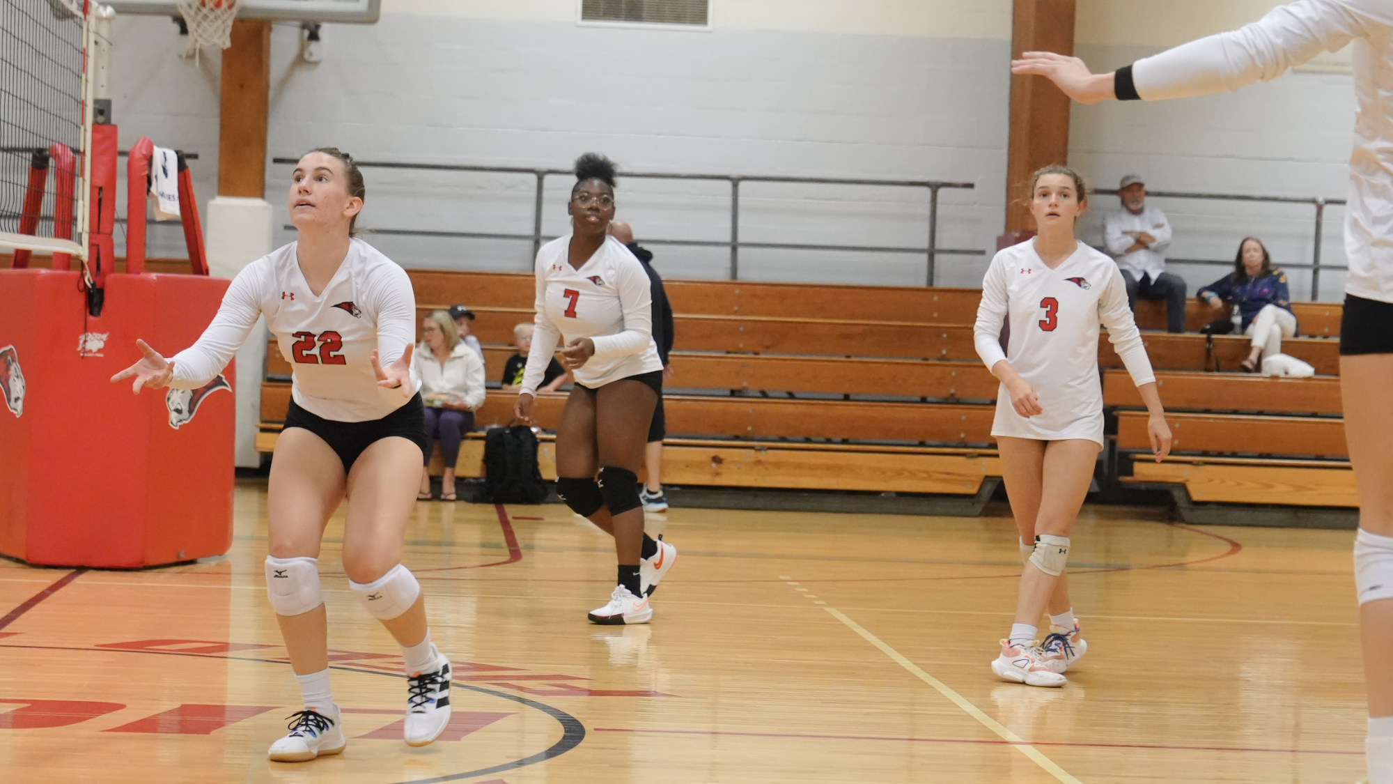 Good start but unfortunate results for Women's Volleyball