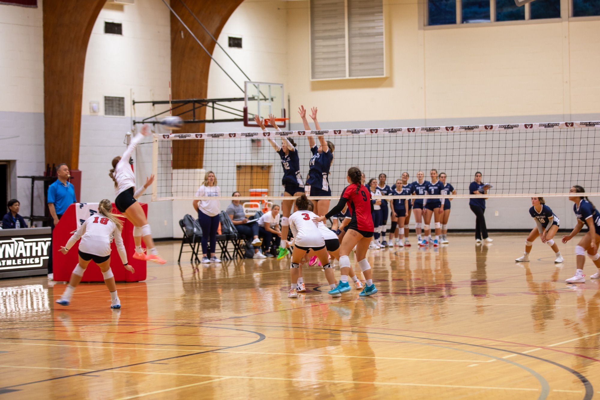 Women's volleyball picks up their first win at the Dickinson Tri-Match