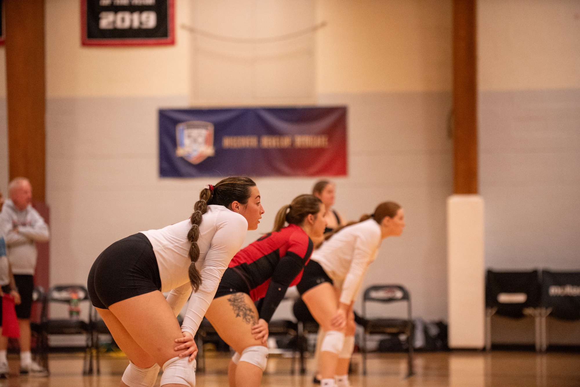 Tough night for Women's Volleyball