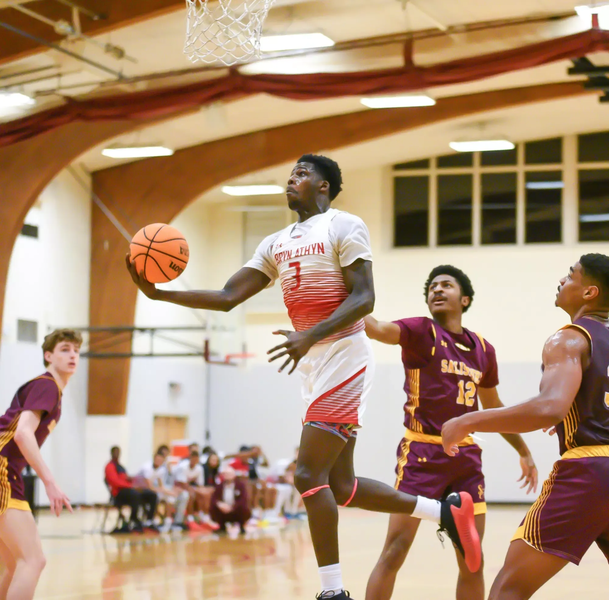 Men's Basketball wins 9 in a row with well balanced attack