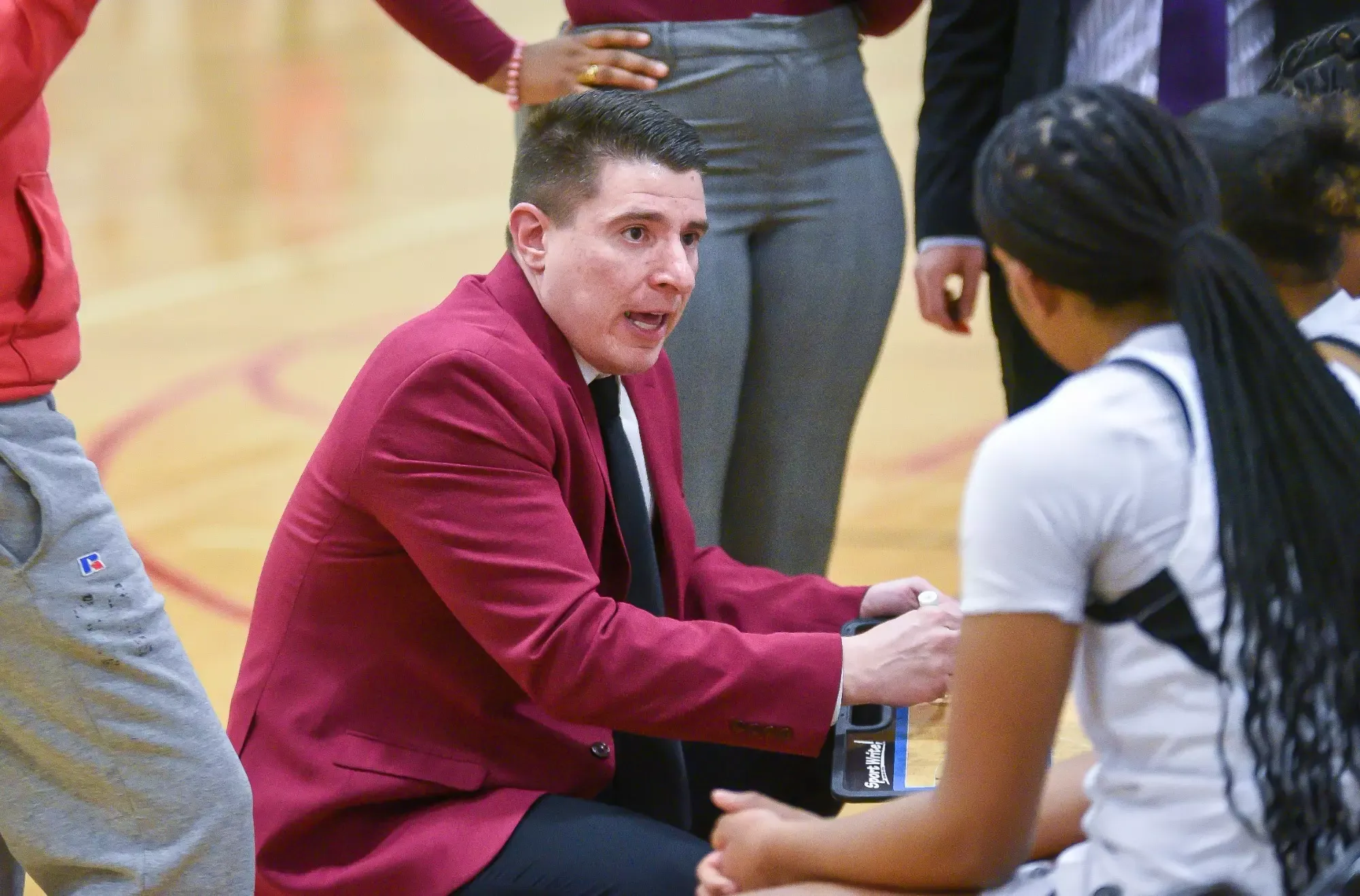 Women's Basektball come up short on the road