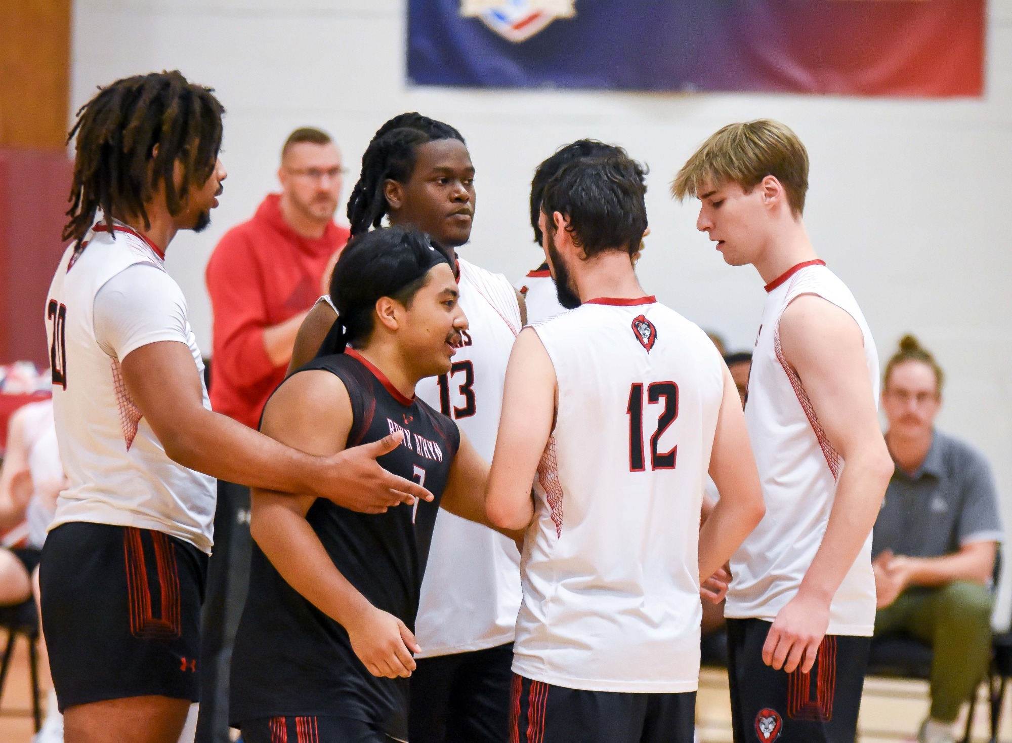 Men's Volleyball splits opening tri-match