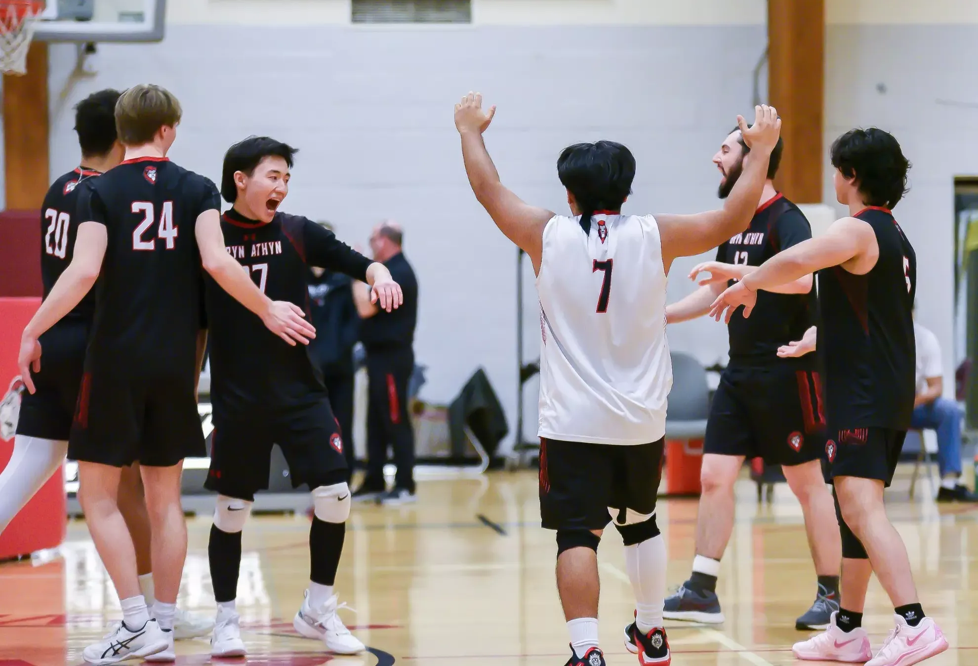 Men's Volleyball get conference win on the road